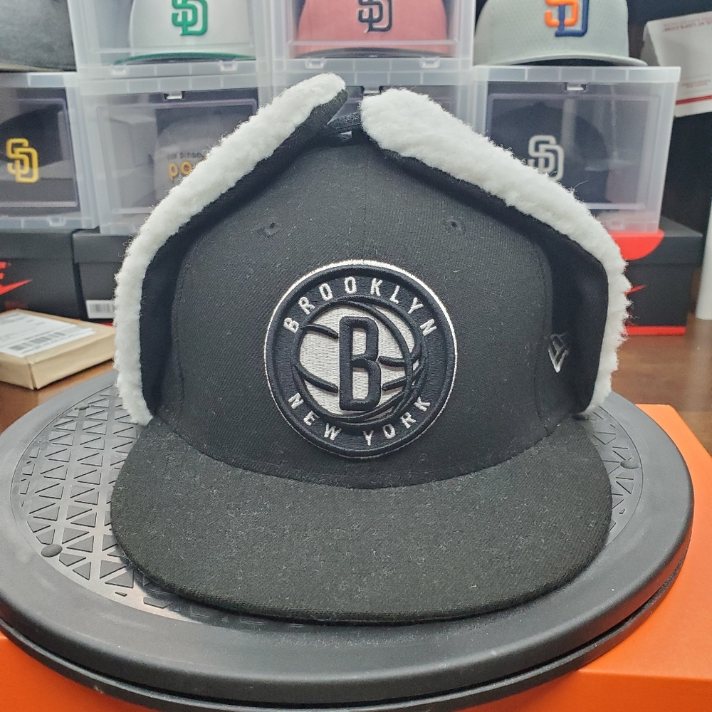Brooklyn Nets New Ear Hat With Fleece Earflaps. 7 1/8 Rare A001